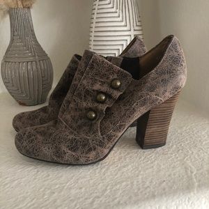 Seychelles Taupe Leather Heeled Booties - Size 10